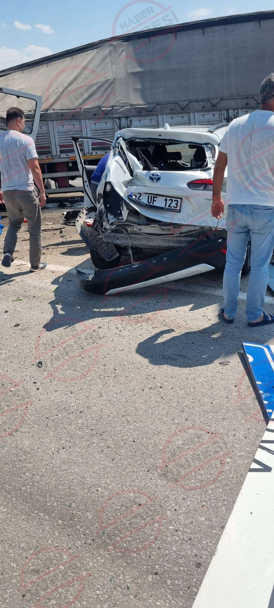 Konya’da 5 araç kazaya karıştı! Baki Türk öldü, 9 yaralı var 10